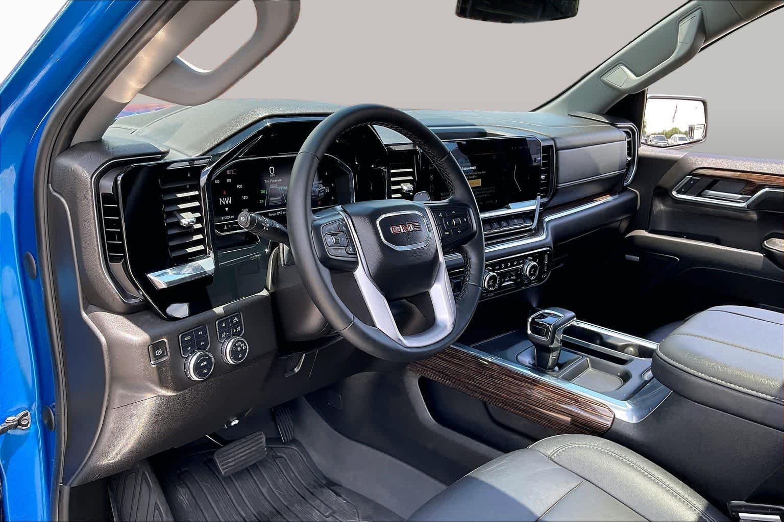Used 2024 Dynamic Blue Metallic GMC Elevation image 18