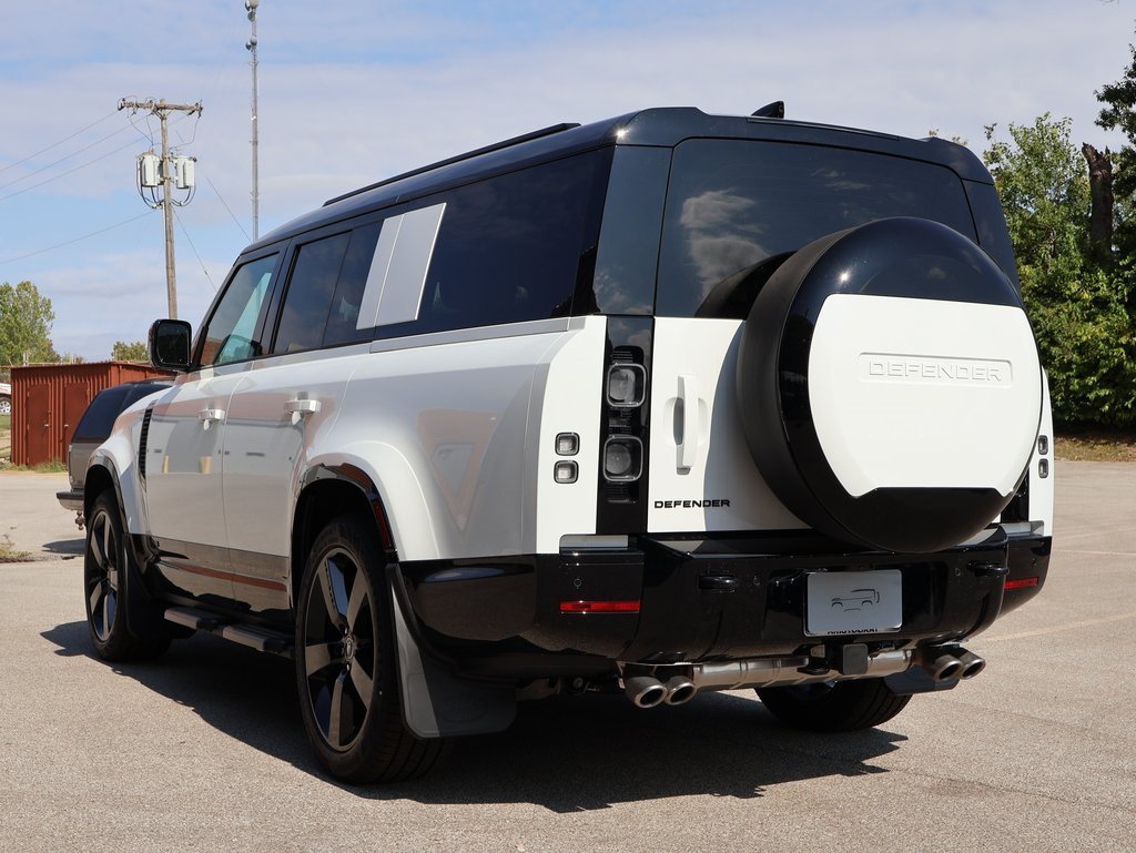 Used 2025 Fuji White Land Rover V8 image 6
