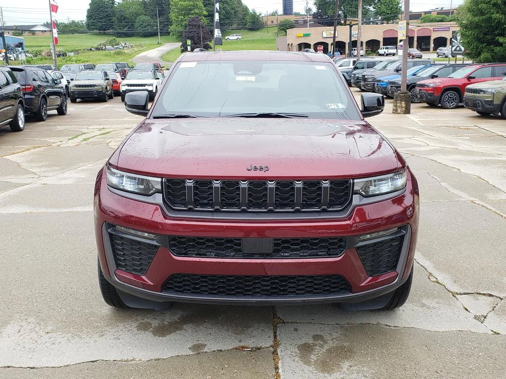 New 2026 Velvet Red Pearl-Coat Exterior Paint Jeep Limited image 8