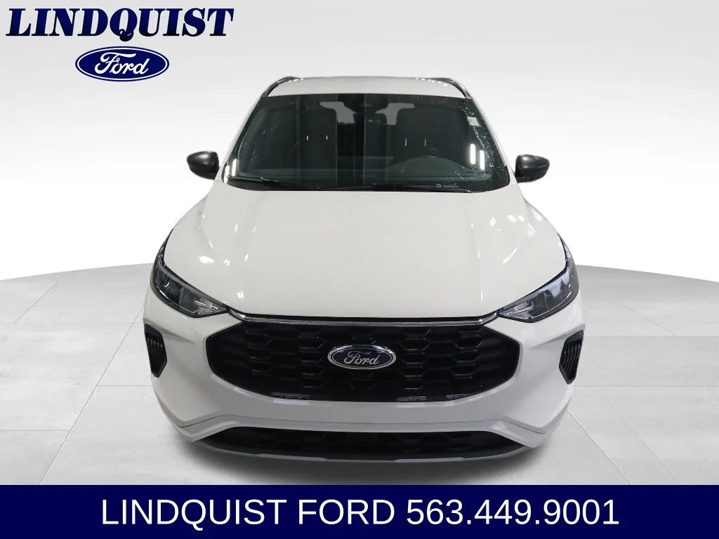 Used 2023 White Metallic Ford ST-Line image 4