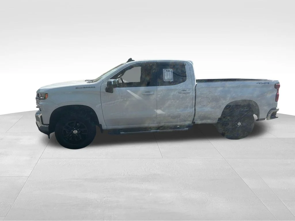 Used 2020 White Chevrolet LT image 4