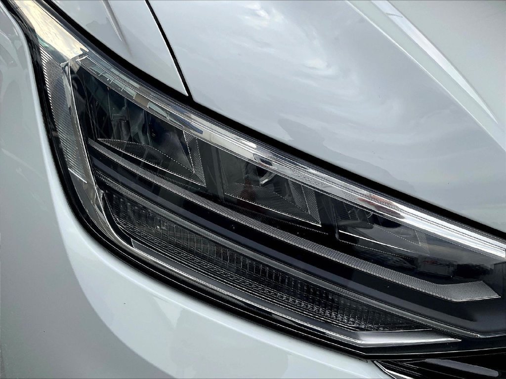 Used 2022 White Volkswagen 2.0T SE R-Line Black image 31