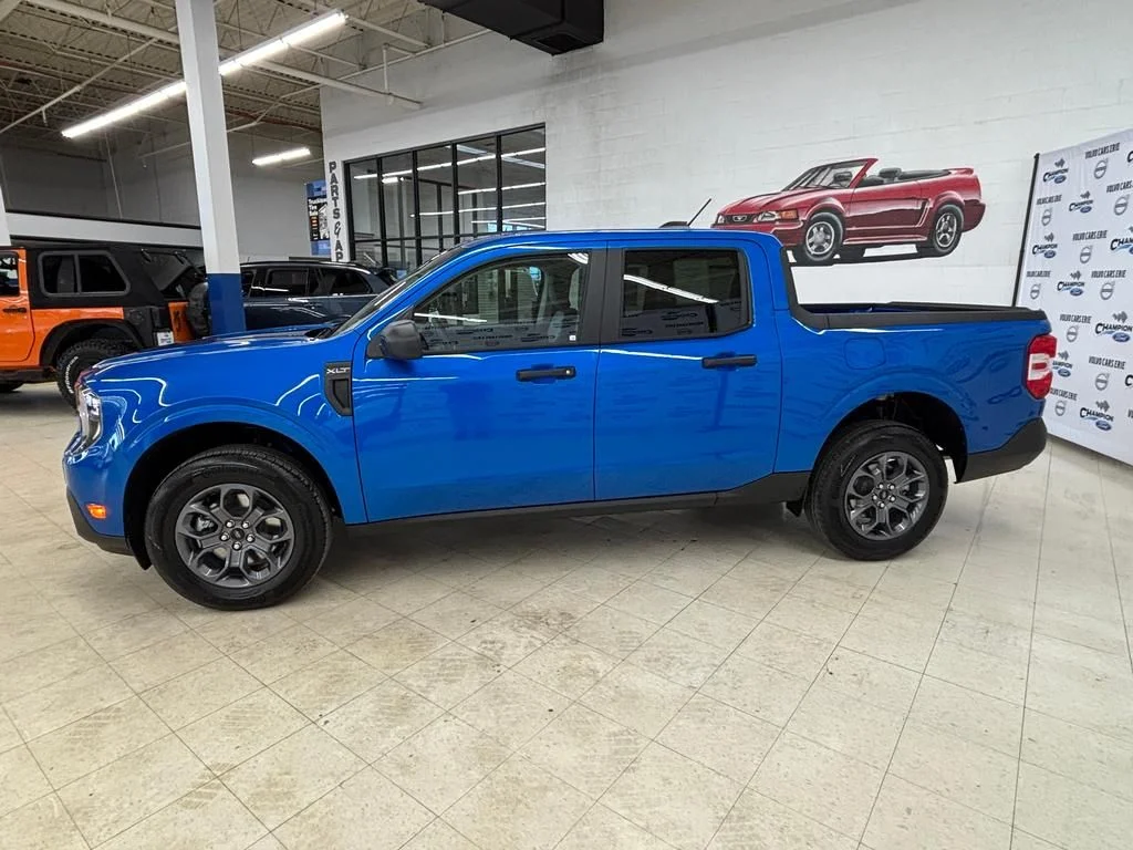 New 2026 Velocity Blue Ford XLT image 4