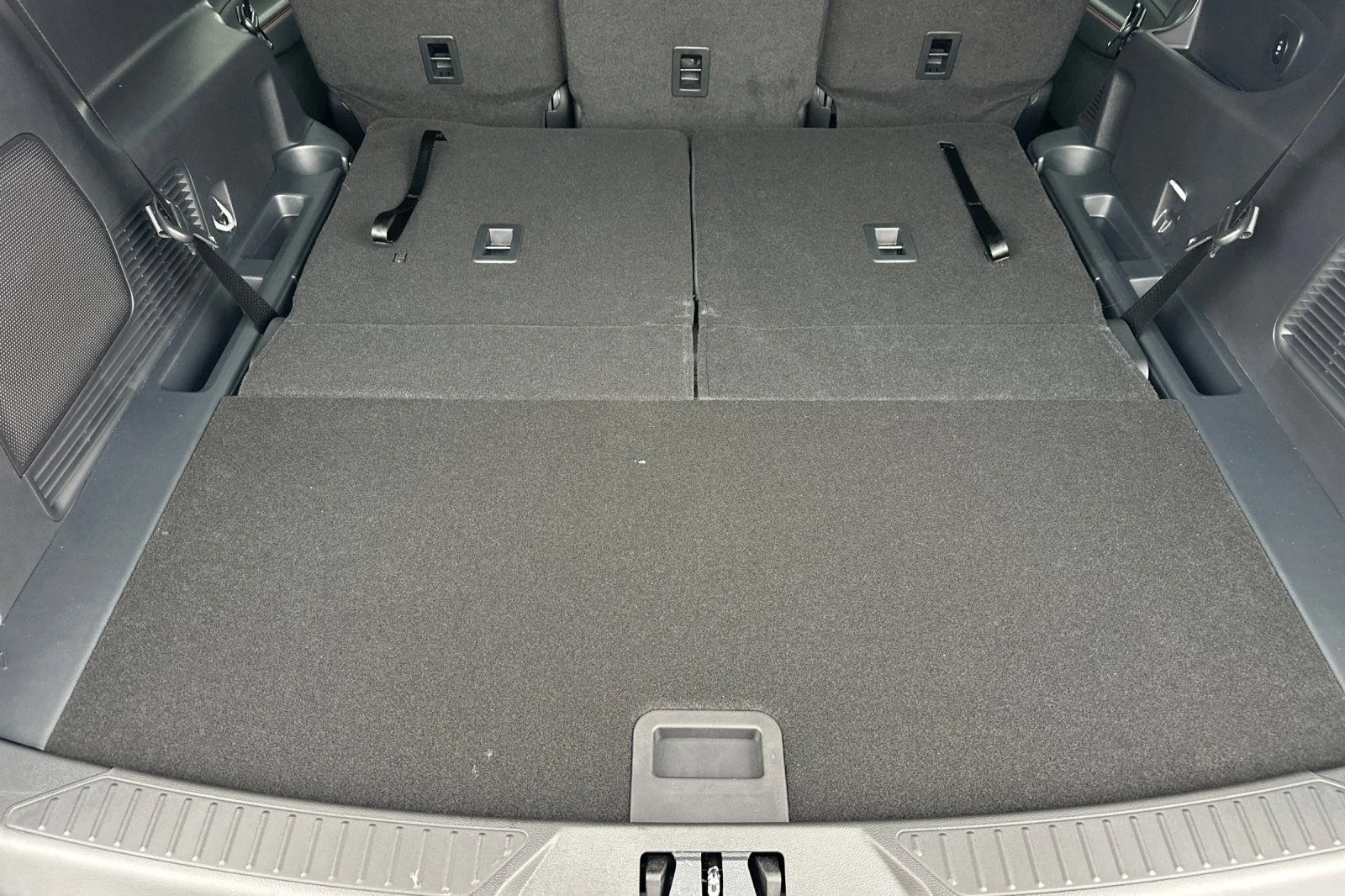 New 2026 Star White Metallic Tri-Coat Ford ST-Line image 12