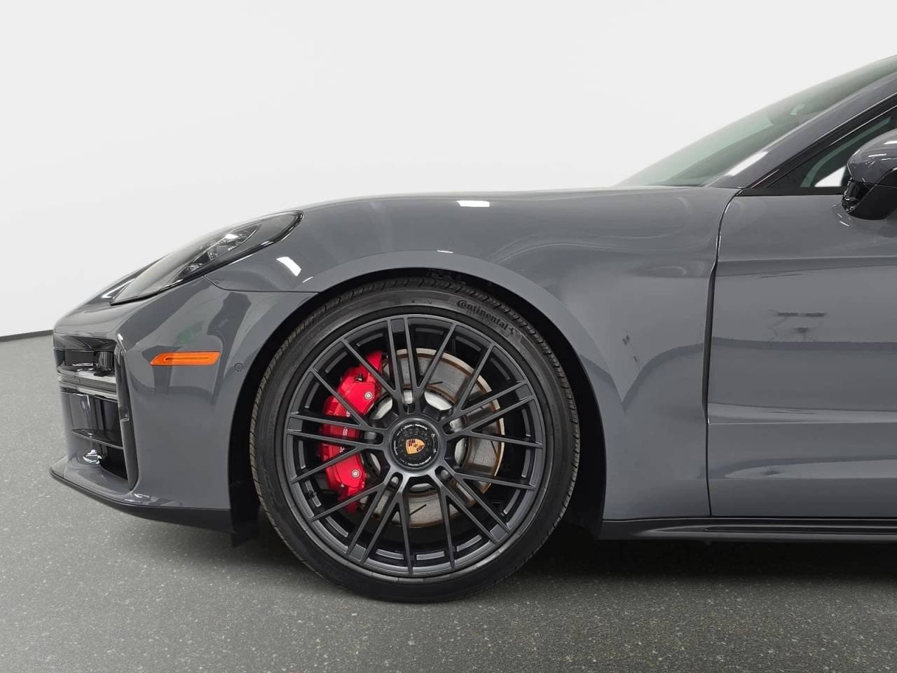 2026 Porsche Panamera GTS - Photo 10