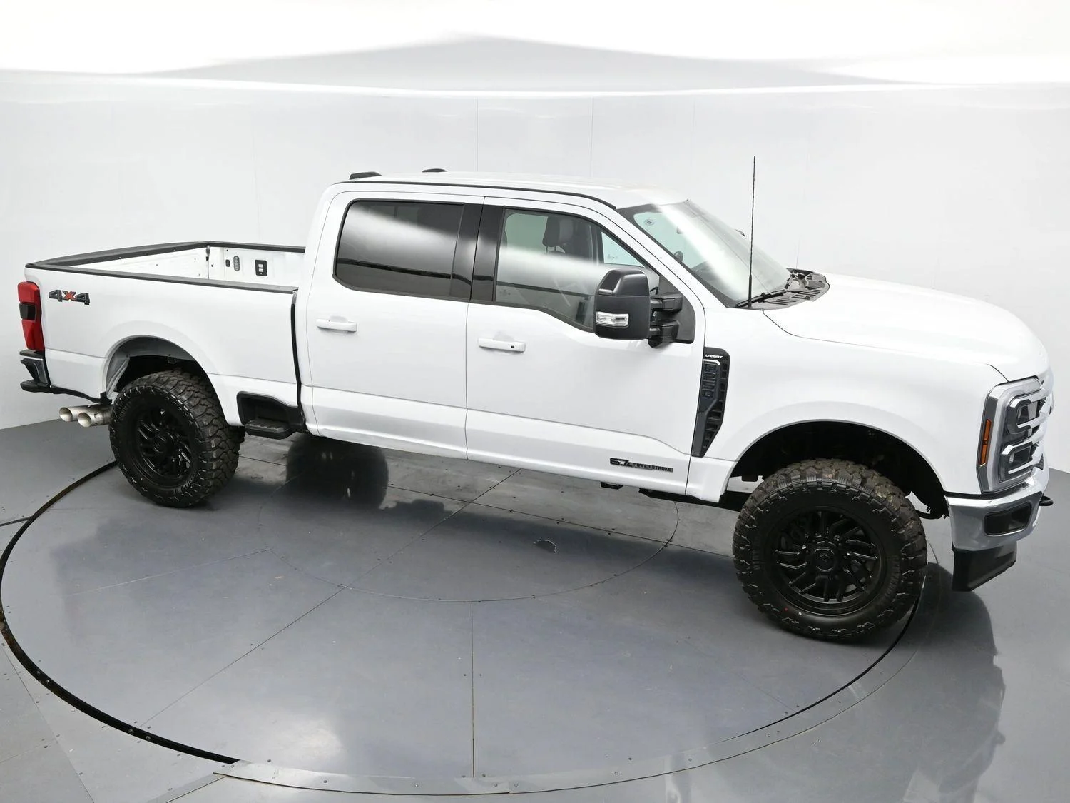 Used 2024 Oxford White Ford LARIAT image 31