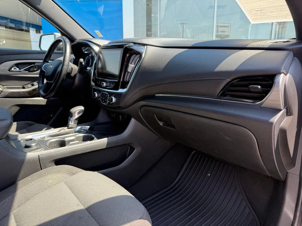 Used 2023 Sterling Gray Metallic Chevrolet LT Cloth image 17