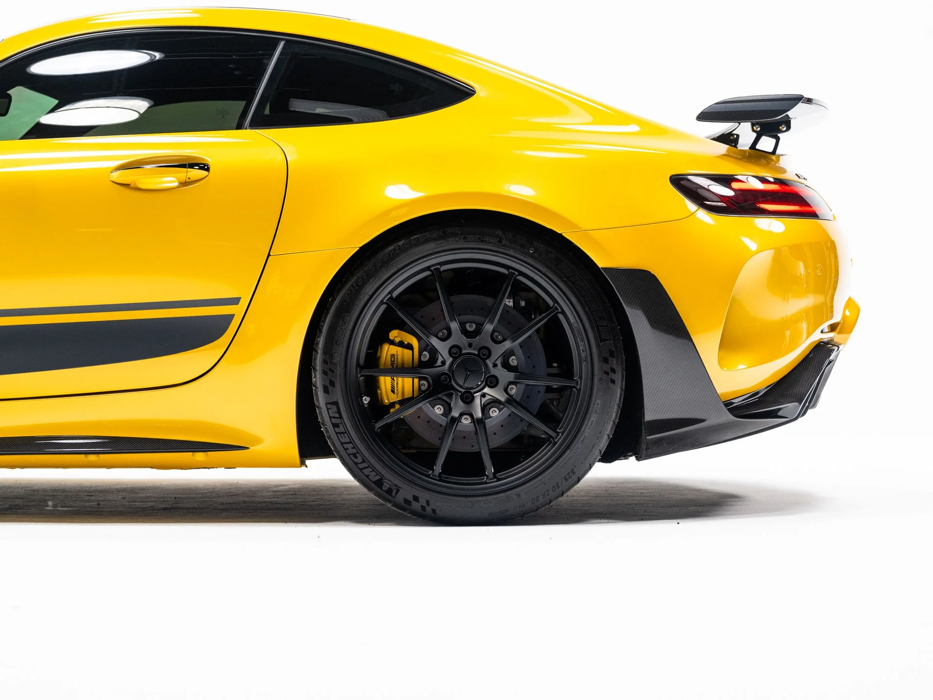 Used 2020 AMG Solarbeam Yellow Metallic Mercedes-Benz R image 10