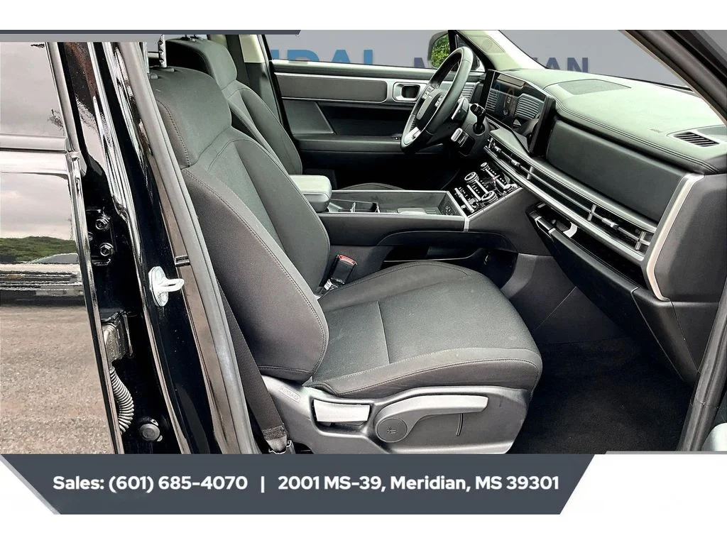 Used 2025 PHANTOM BLACK Hyundai SE image 6