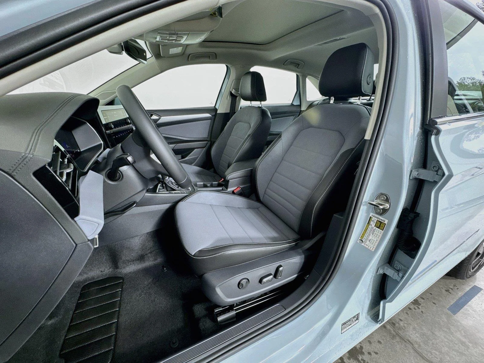 New 2027 GRAY Volkswagen SE image 20