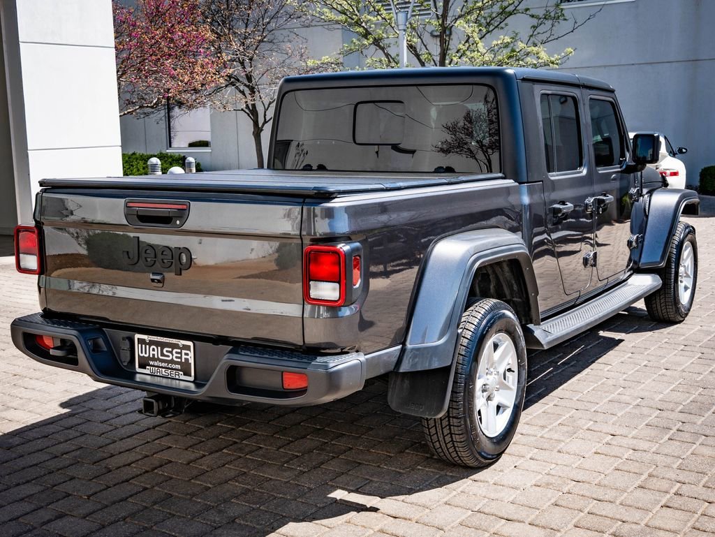 Used 2023 Granite Crystal Metallic Clearcoat Jeep Sport S image 10