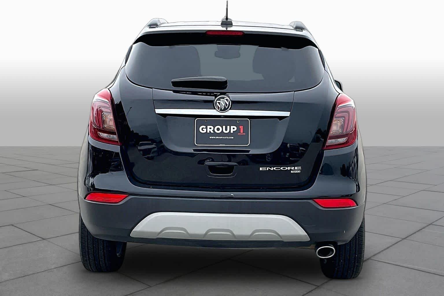 Used 2022 Ebony Twilight Metallic Buick Preferred image 5