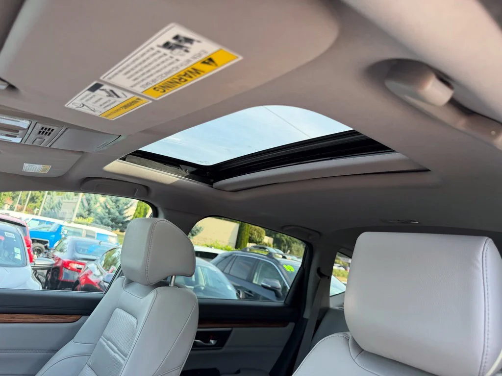 Used 2017 Lunar Silver Metallic Honda EX-L image 14