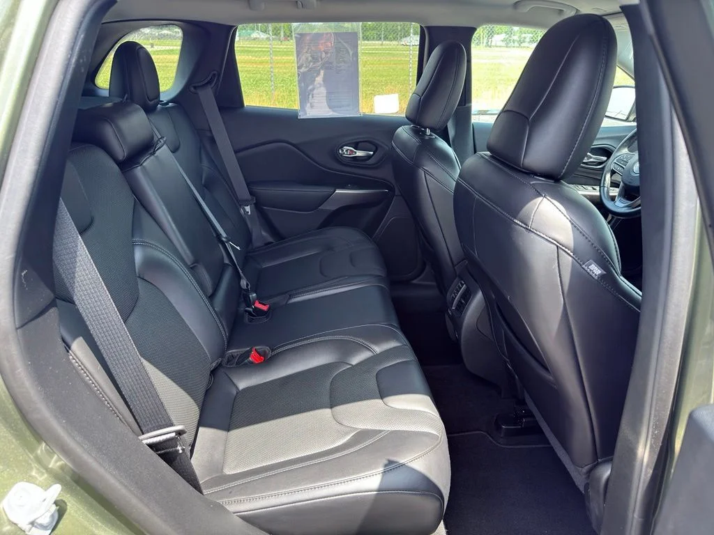 Used 2021 Green Jeep Latitude Lux image 31
