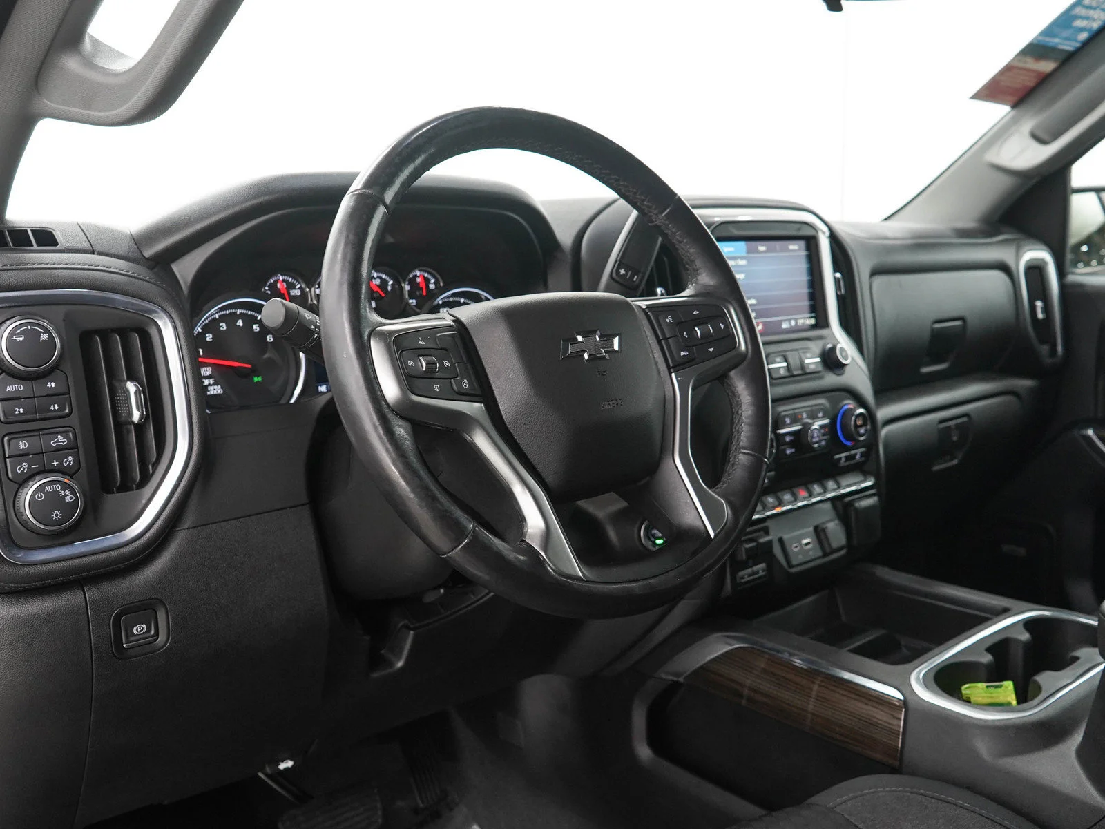 Used 2019 Satin Steel Metallic Chevrolet RST image 25