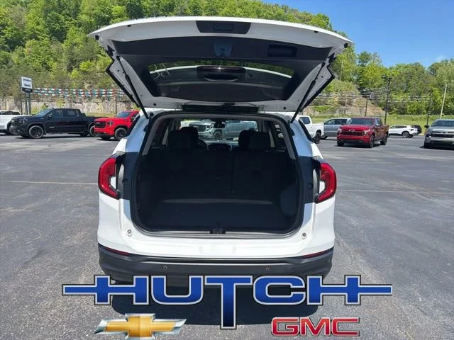 Used 2024 Summit White GMC SLE image 17