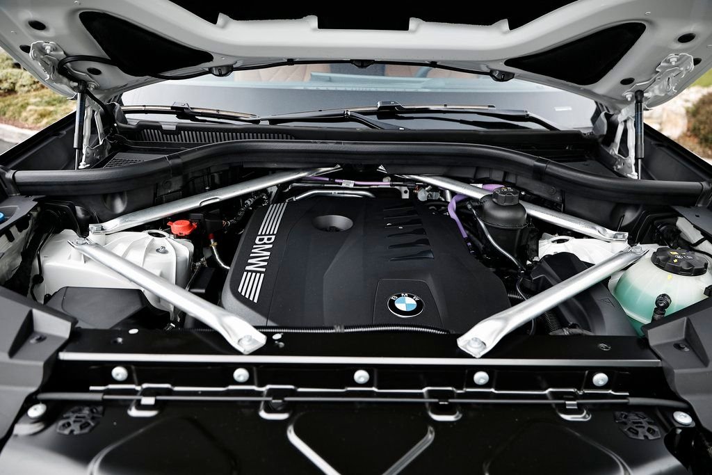 New 2026 Mineral White Metallic BMW sDrive40i image 31
