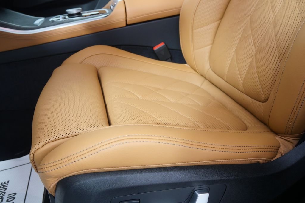 New 2026 Manhattan Green Metallic BMW xDrive40i image 9
