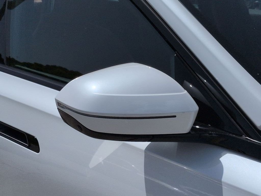 New 2026 Mineral White Metallic BMW 740i xDrive image 12