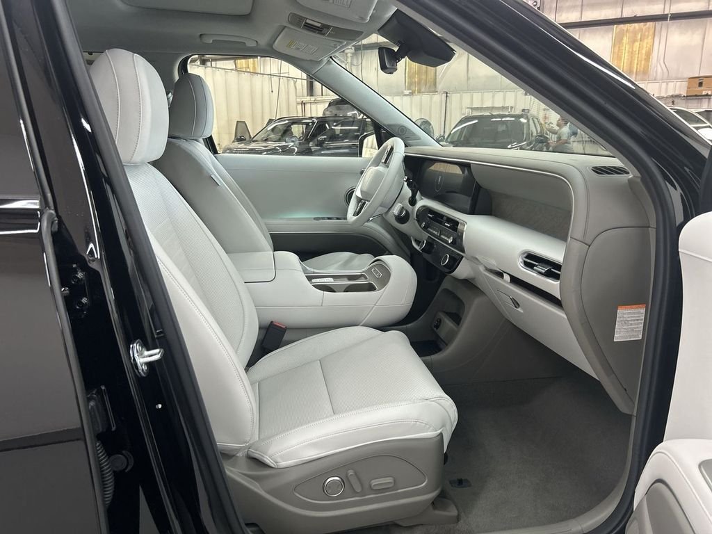 New 2026 Abyss Black Hyundai Limited image 18