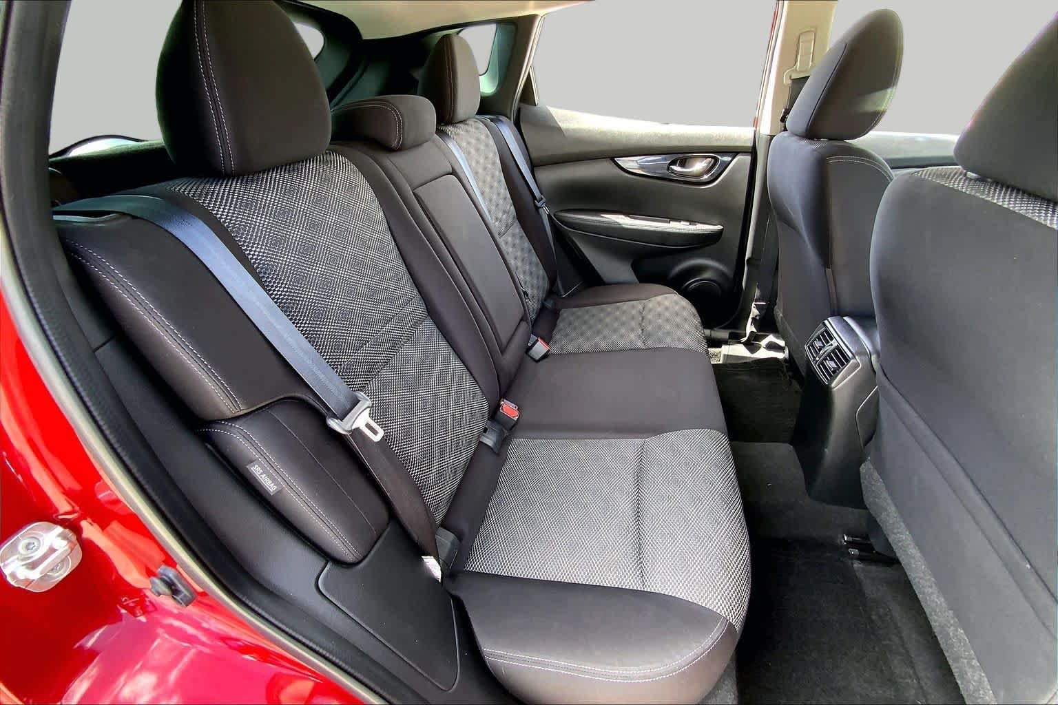 Used 2020 Scarlet Ember Tintcoat Nissan SV image 19