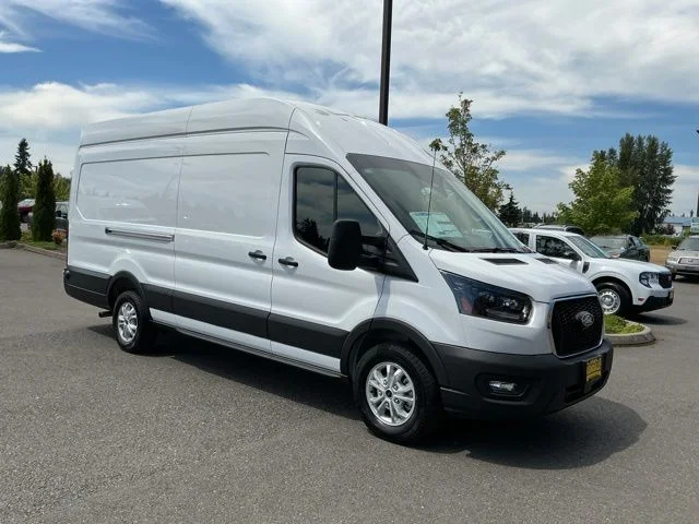 New 2026 Oxford White Ford Base image 3