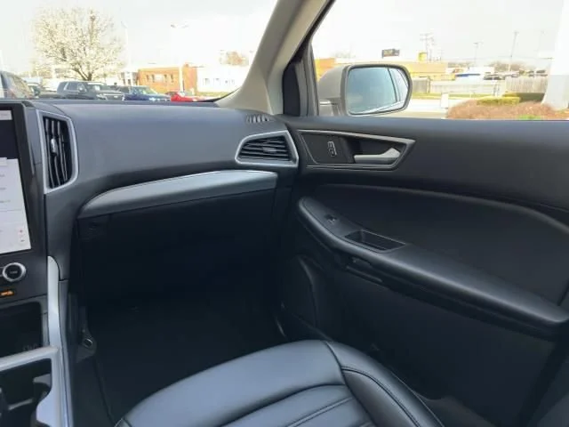 Used 2022 Silver Ford SEL image 52