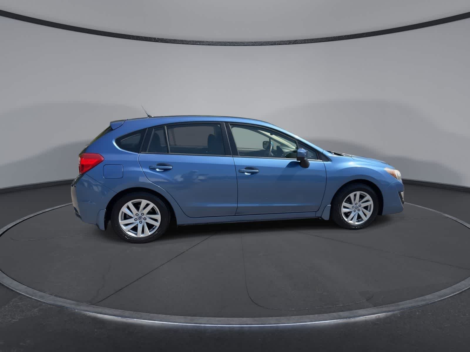 Used 2016 Quartz Blue Pearl Subaru 2.0i Premium image 9