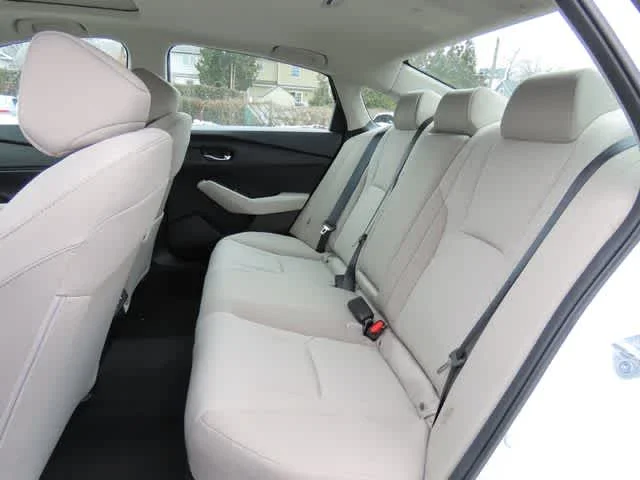 New 2026 Platinum White Pearl Honda SE image 12