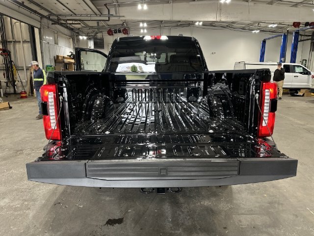 New 2027 Agate Black Metallic Ford F-250® XLT image 25