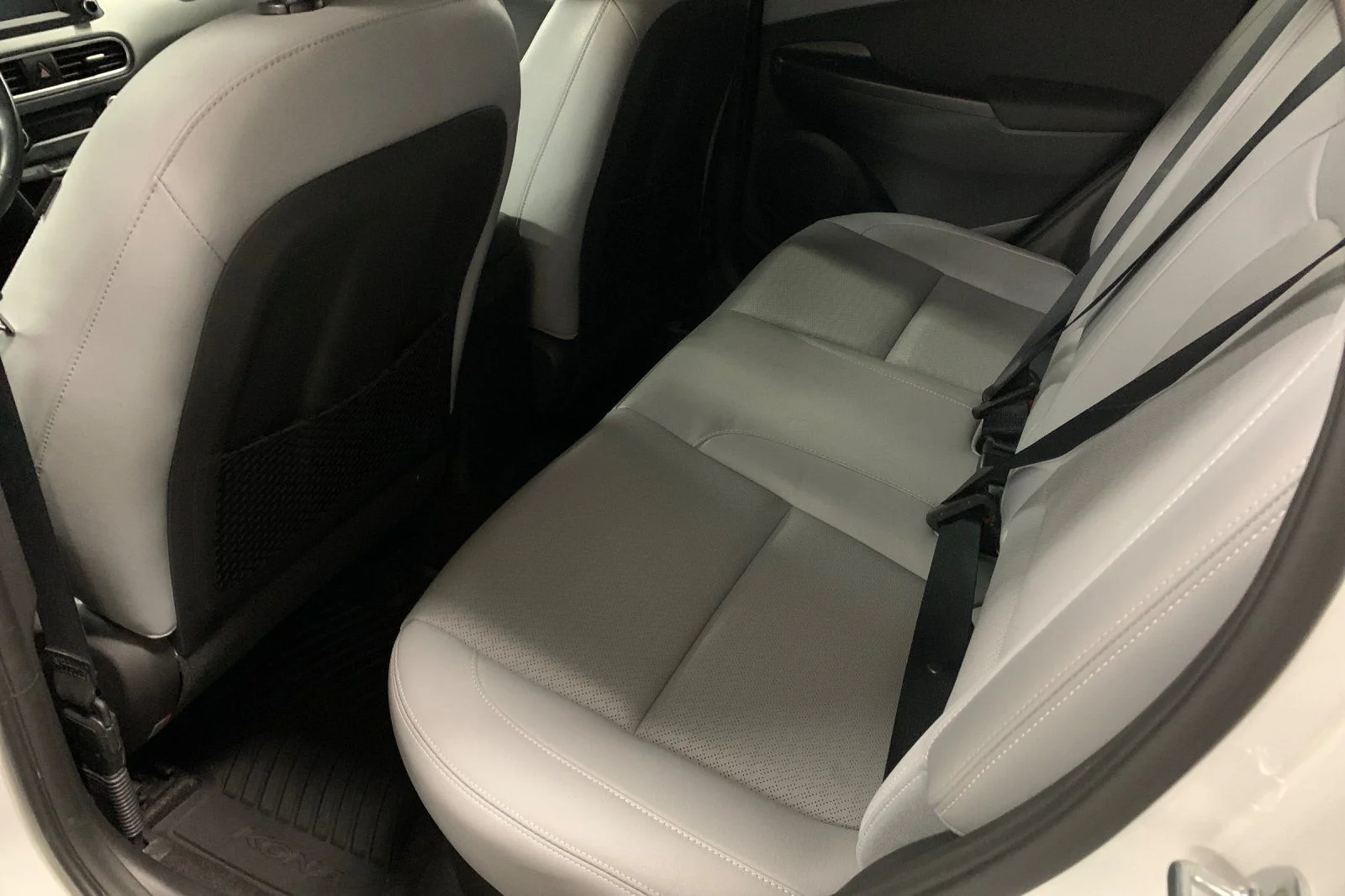 Used 2018 White Hyundai Limited image 13