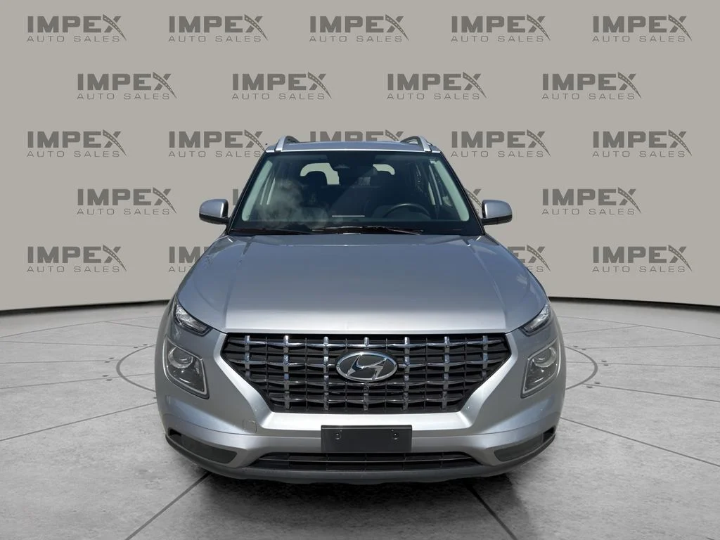 Used 2025 Silver Hyundai SEL image 8