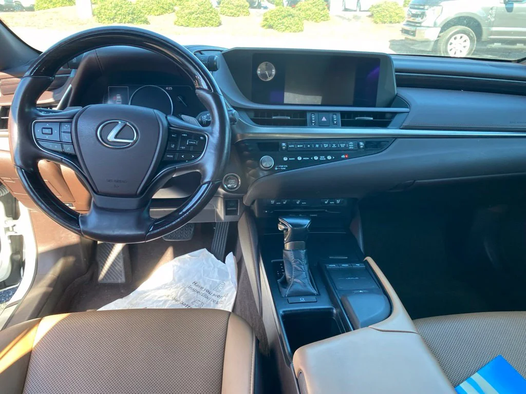 Used 2021 White Lexus 250 image 8