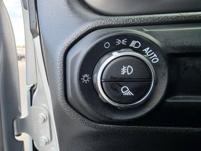 Used 2023 Silver Jeep Sport S image 15