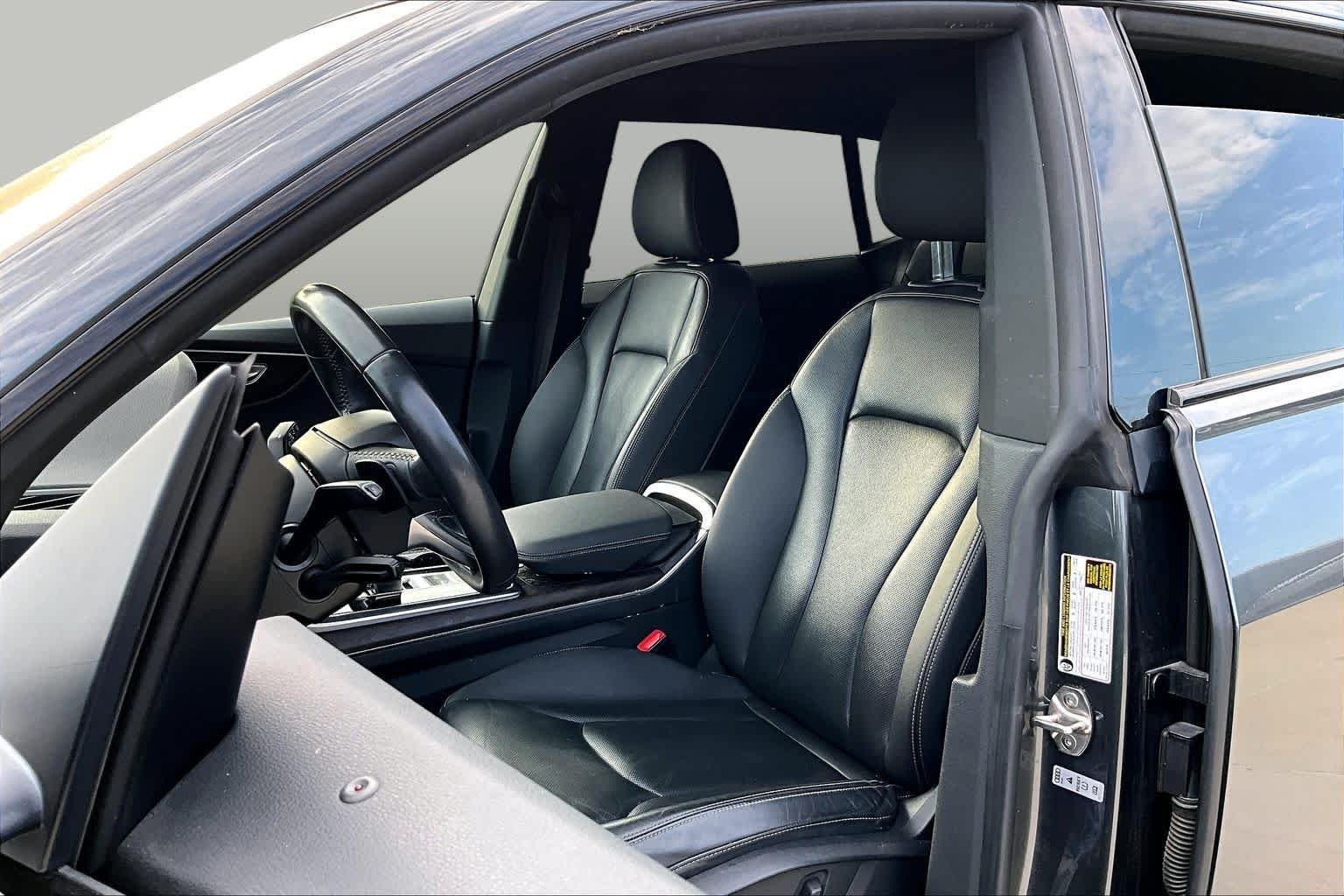 Pre-Owned 2019 Audi Q8 Premium Plus