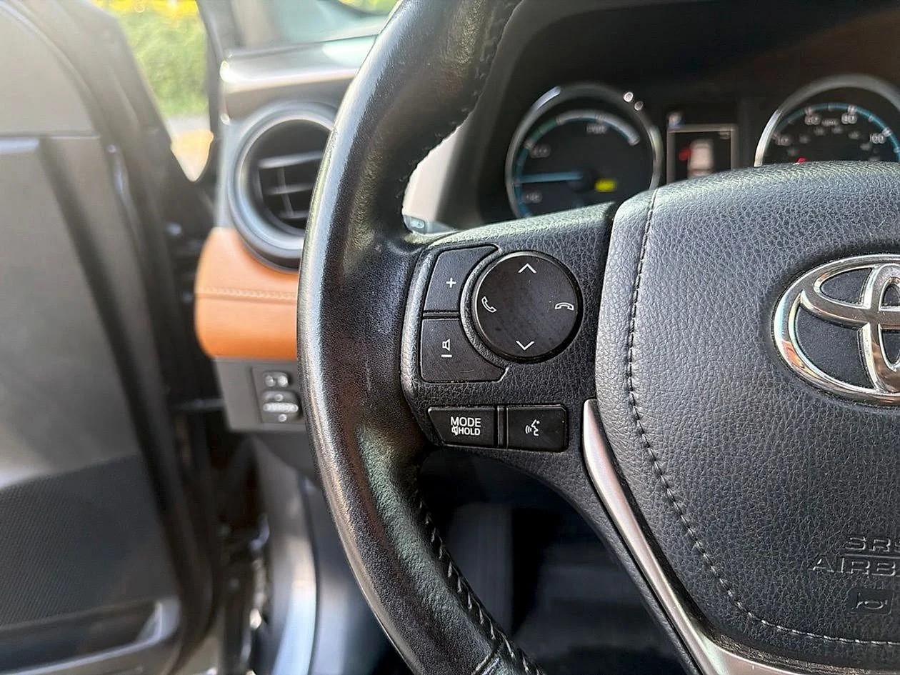 Used 2016 Gray Toyota Limited image 17