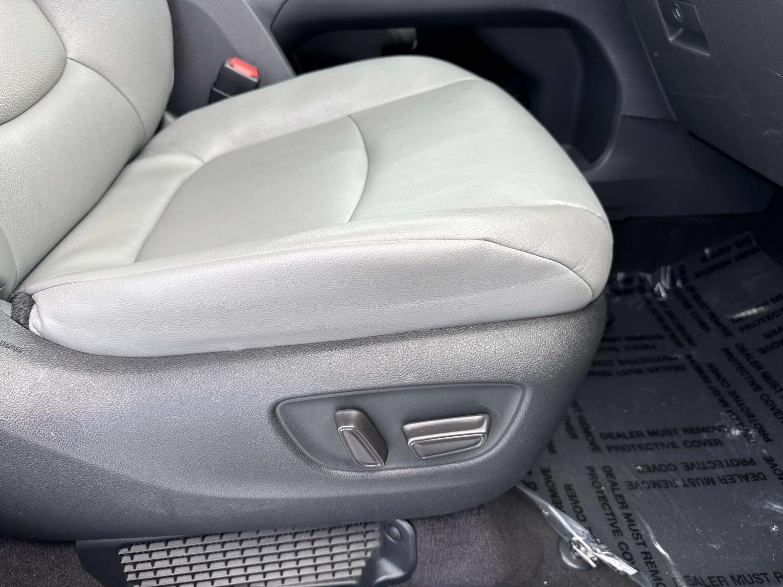 2024 Toyota Sienna XLE - Photo 11