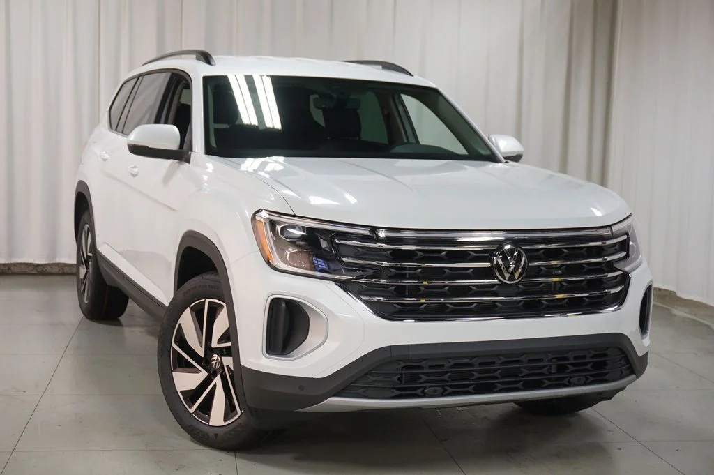 New 2026 Opal White Volkswagen 2.0T SE w/Technology image 4