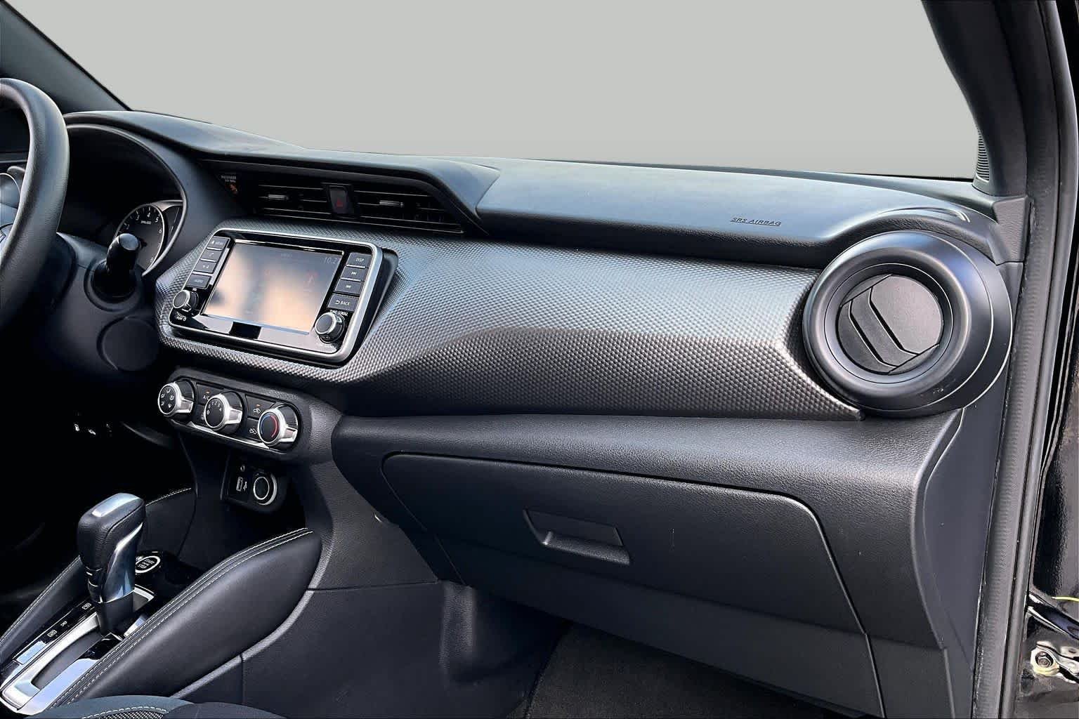 Used 2019 Super Black Nissan S image 19