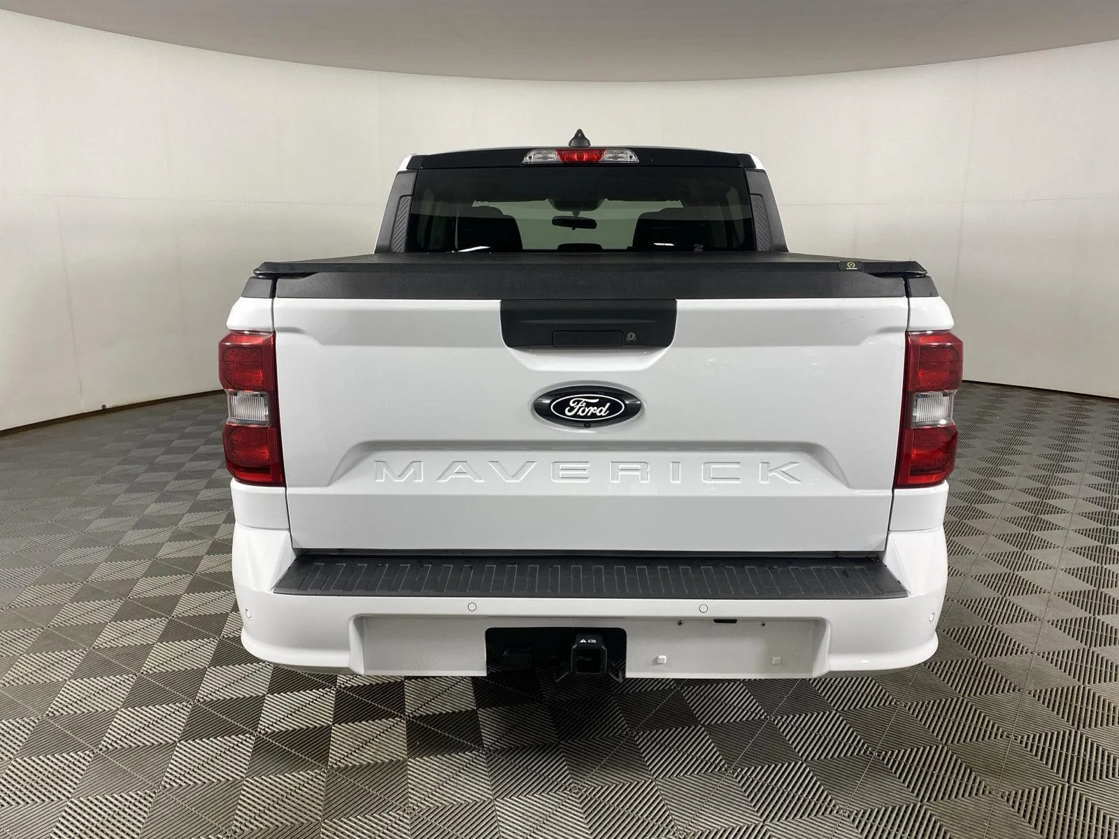 Used 2025 Oxford White Ford Lobo image 16