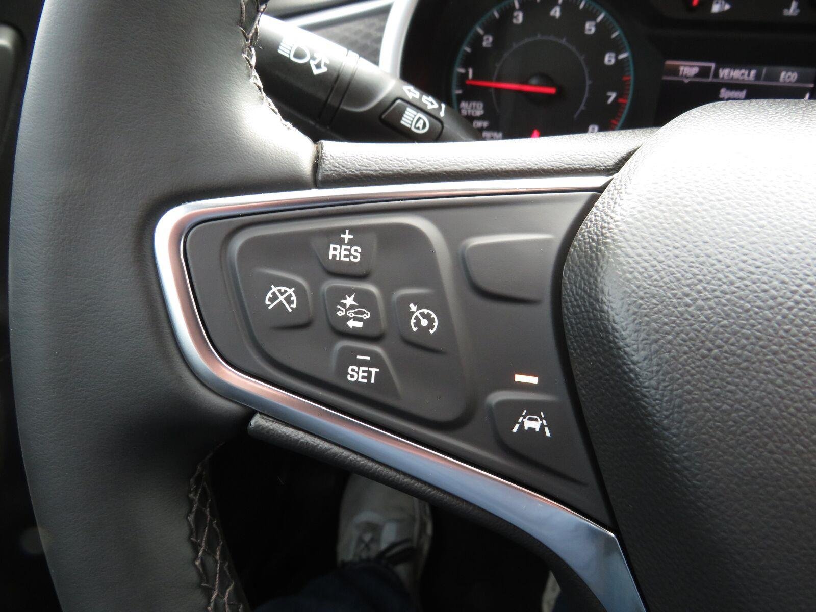 Used 2025 Night Shade Metallic Chevrolet RS image 27