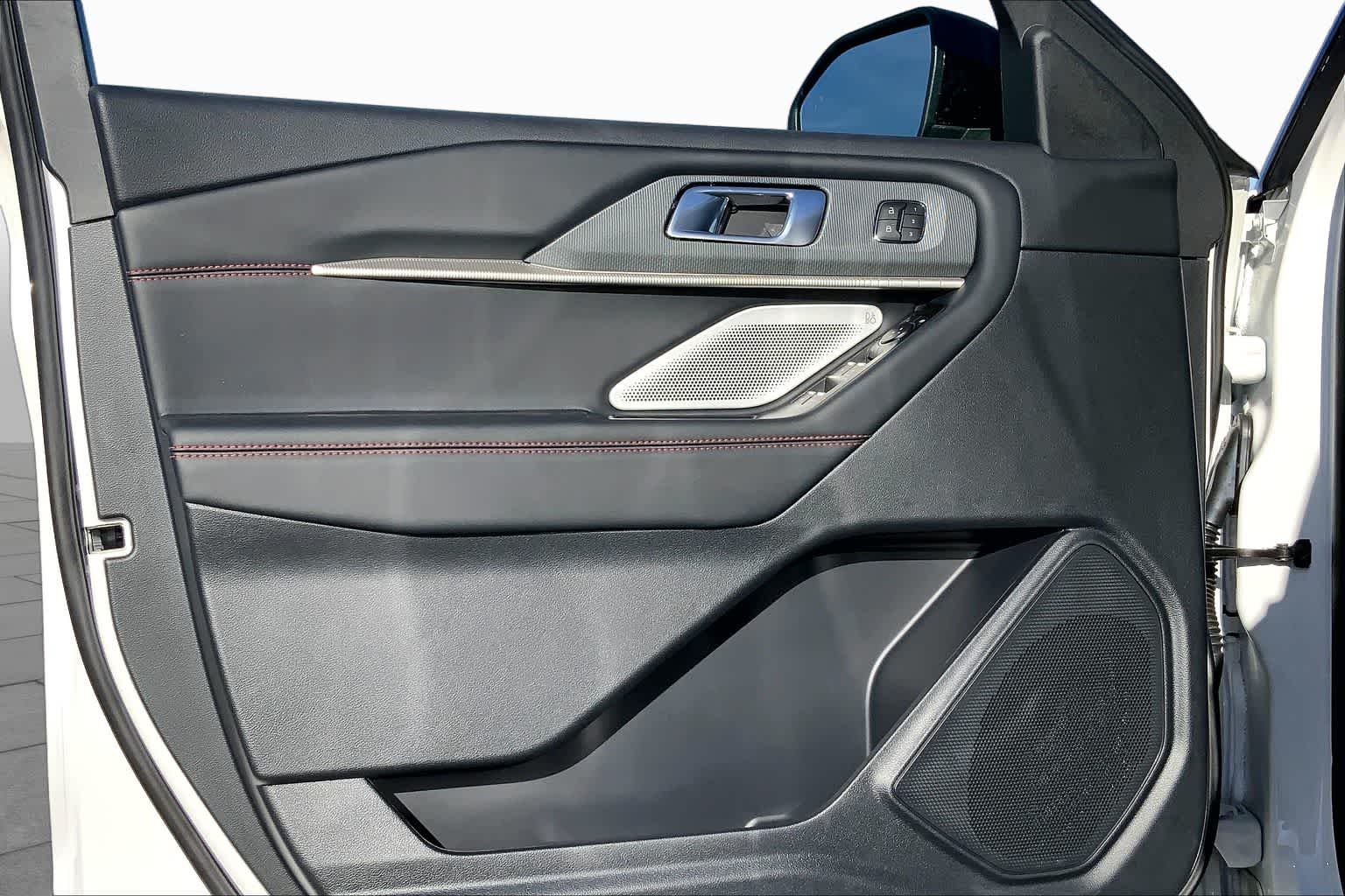 New 2026 Star White Metallic Tri-Coat Ford ST image 10