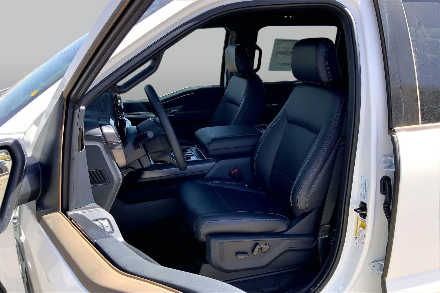 New 2026 Star White Metallic Tri-Coat Ford Lariat® image 9