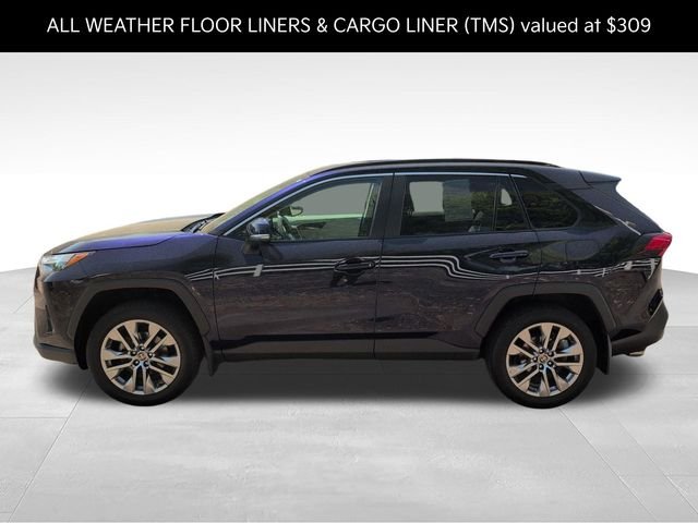 Used 2023  Toyota XLE Premium image 7