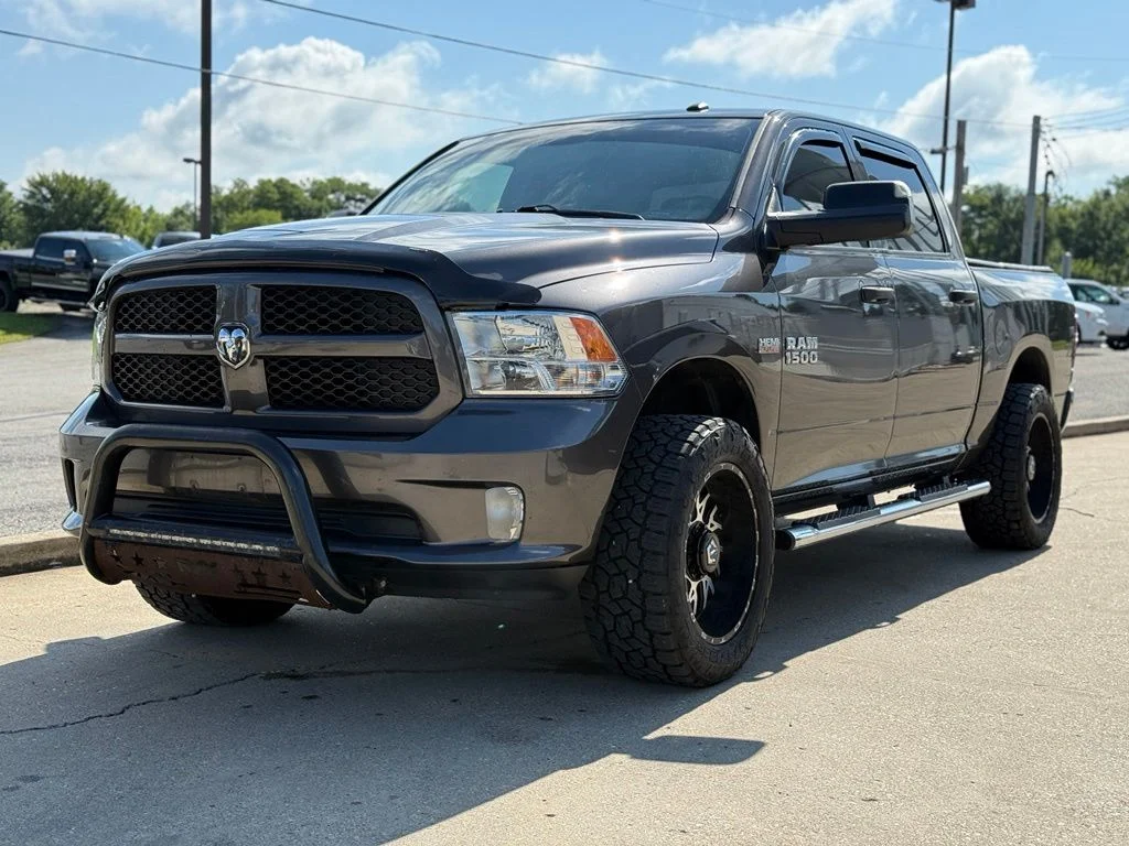 Used 2018 Gray Ram Express image 2