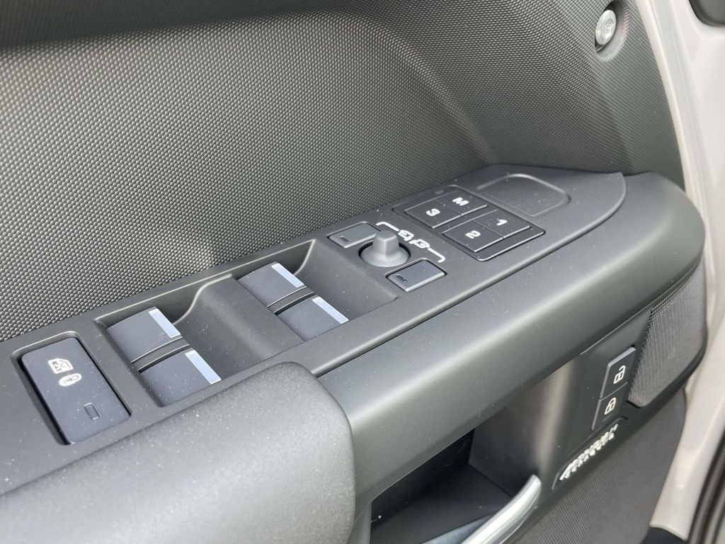 New 2026 Borasco Grey Land Rover X-Dynamic SE image 33