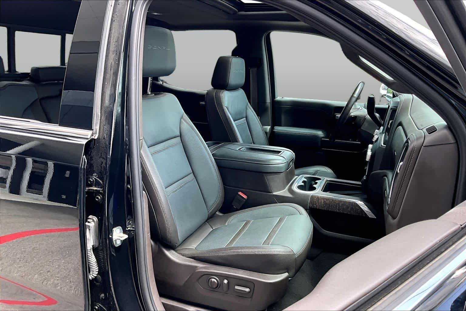 Used 2019 Onyx Black GMC Denali image 9