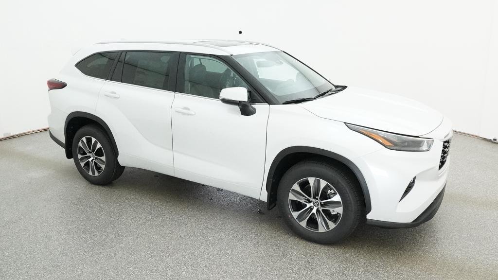 New 2026 Wind Chill Pearl Toyota XLE image 3