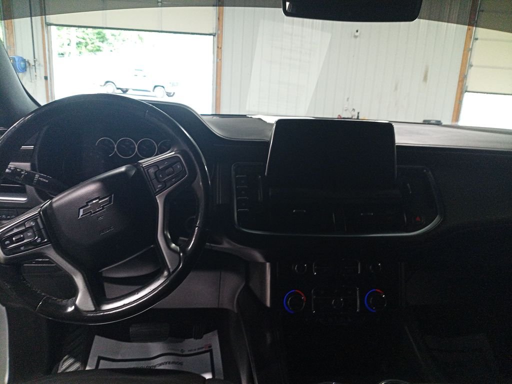 Used 2021 White Chevrolet Z71 image 15