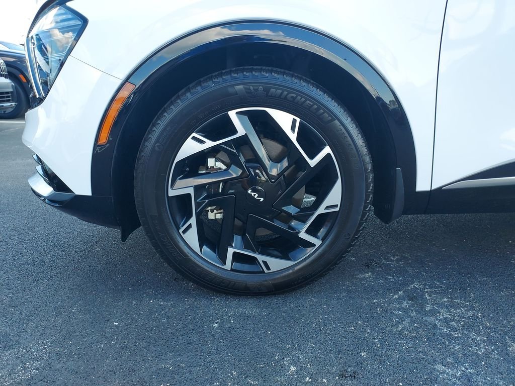Used 2024 White Kia SX-Prestige image 10